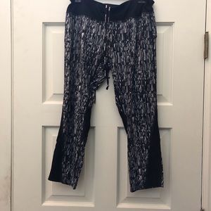 NWOT Nike Cropped Yoga Gym Workout Pants XL